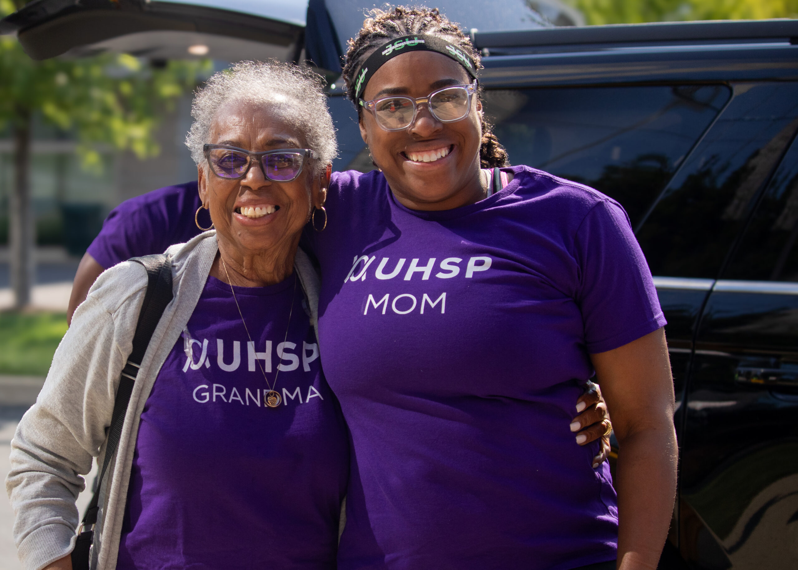 Family members of a new student on move-in day